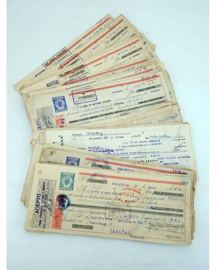 Cubierta de LOTE DE APROXIMADAMENTE 70 ANTIGUOS CHEQUES DE 1943-1945. CON SELLOS (No Acreditado) 1943