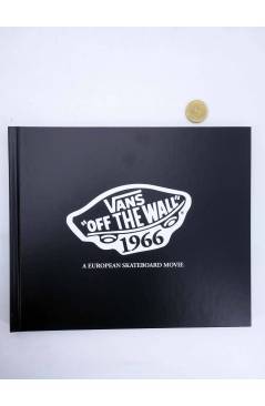 Contracubierta de VANS OFF THE WALL. A EUROPEAN SKATEBOARD MOVIE. LIBRO + CD + DVD EMI 2010. OFRT (Various Artists) Emi 