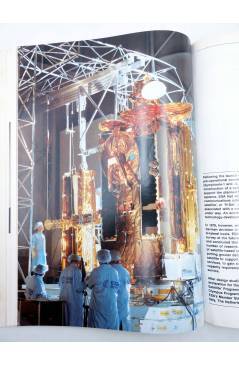 Muestra 3 de REVISTA ESA BULLETIN 58. 25 YEAR OF EUROPEAN CCOPERATION IN SPACE. European Space Agency 1989