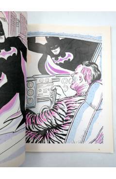 Muestra 2 de BATMAN FOREVER COLORING BOOK. GIANT PAINT WITH WATER. Golden Books 1995